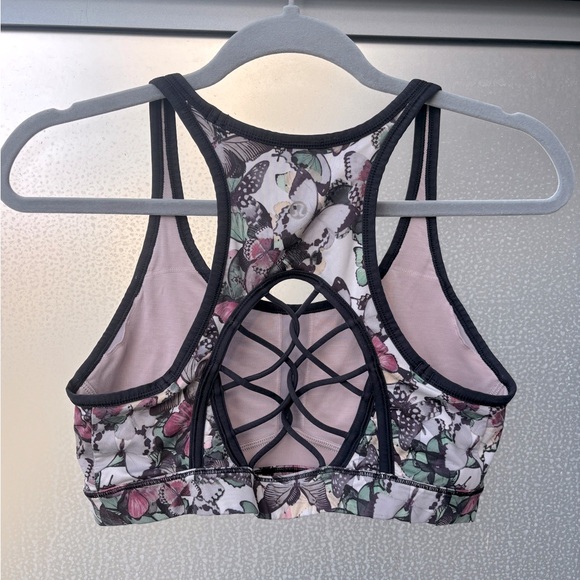 Sports Bra 💪🏻 - Picture 2 of 2